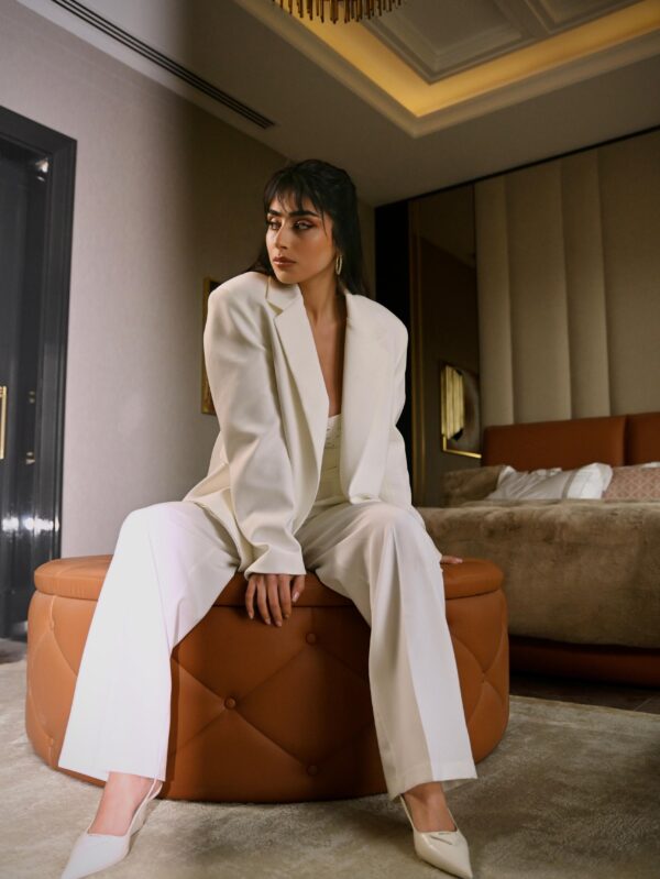 Beyaz Vatkalı Oversize Blazer Ceket